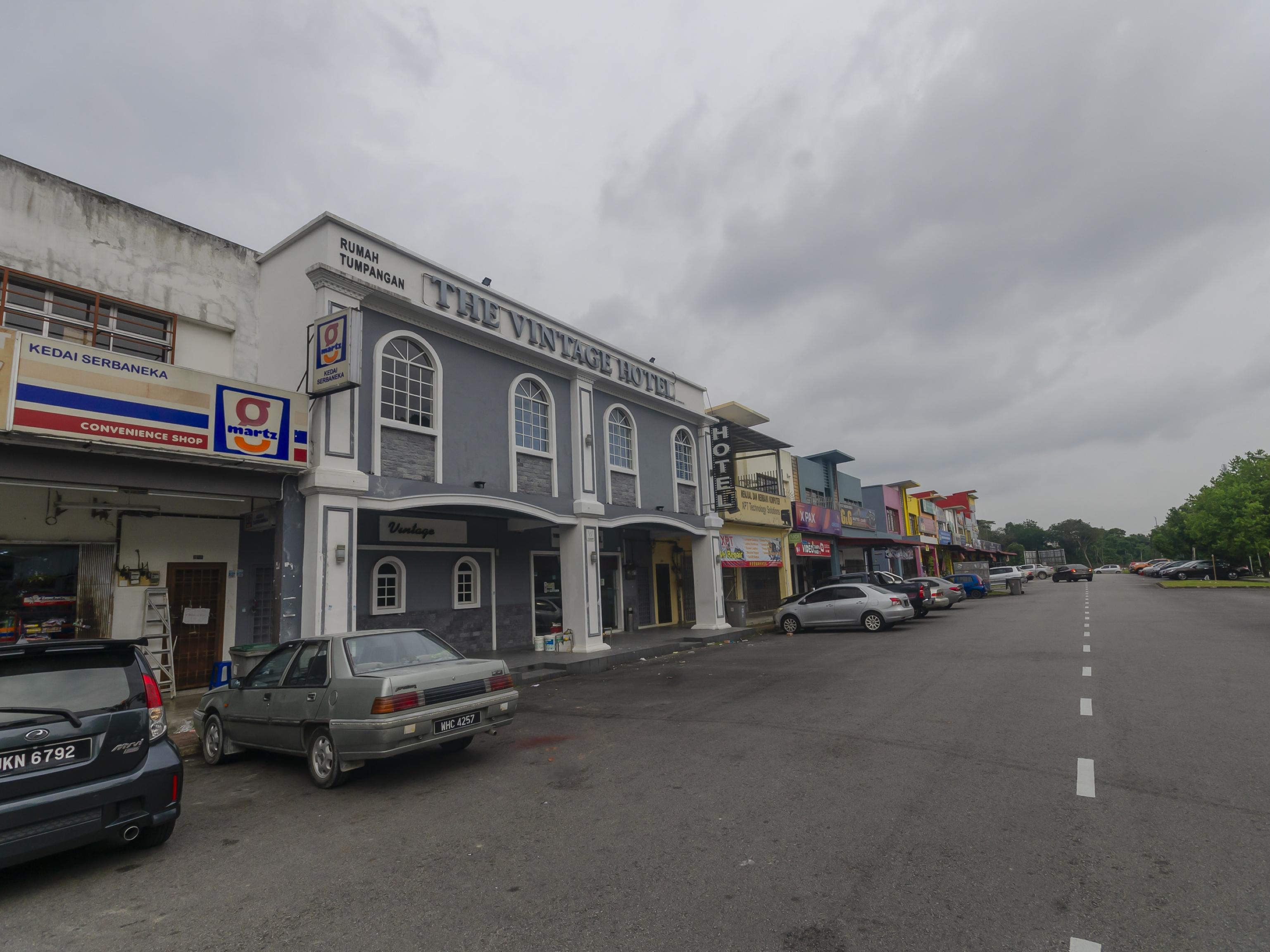 Super Oyo 596 The Vintage Hotel Johor Bahru Exterior photo