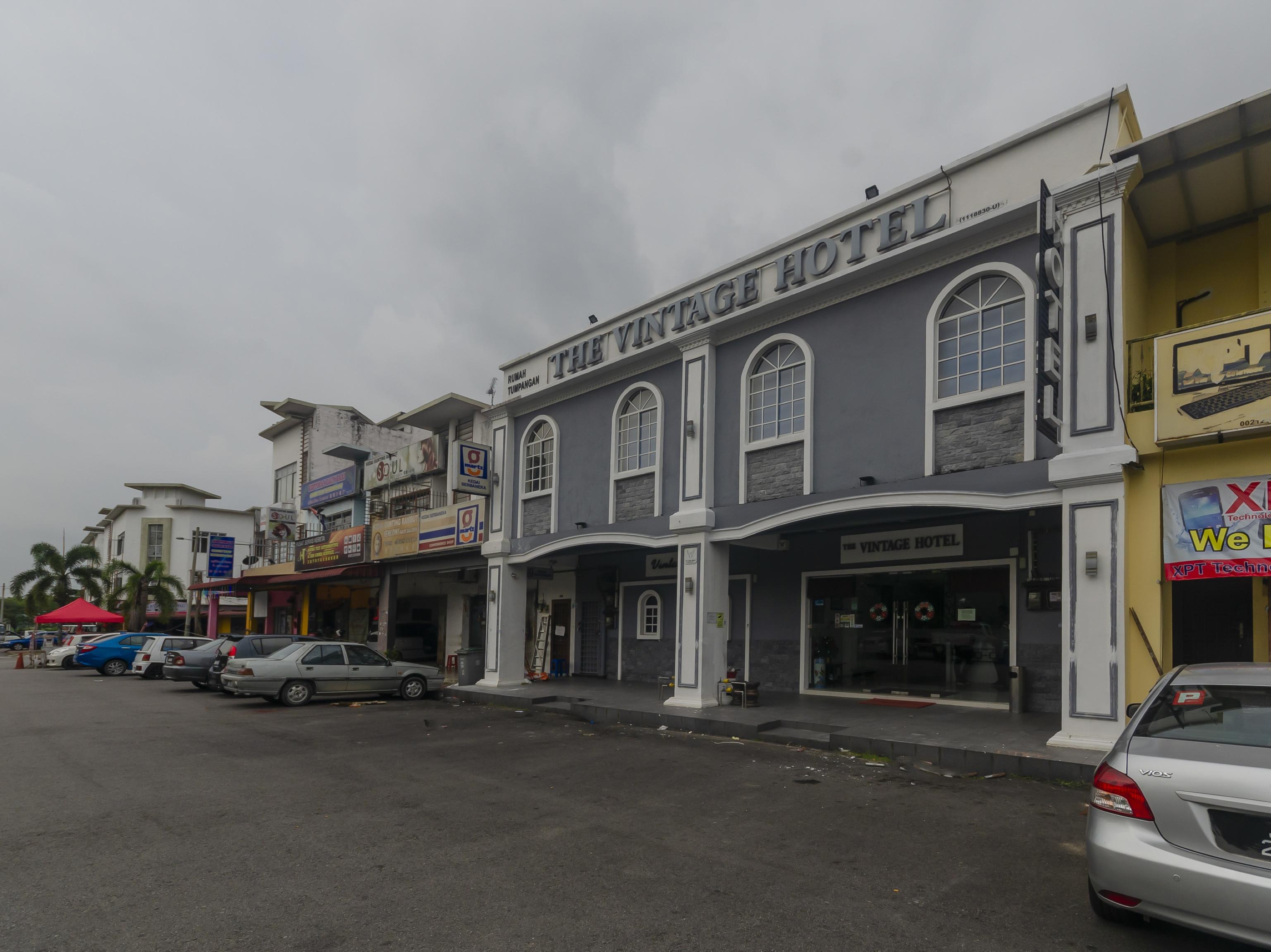 Super Oyo 596 The Vintage Hotel Johor Bahru Exterior photo